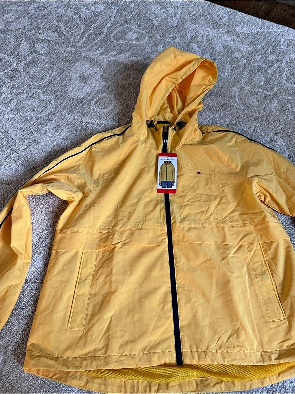 Tommy Hilfiger NWT Women's Windbreaker Jacket Yellow Hooded Windbreaker Size Med